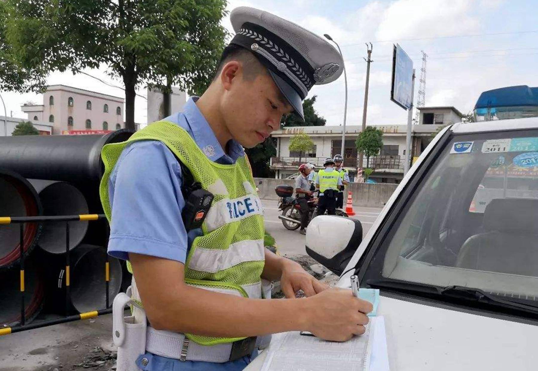 忘记带驾驶证怎么处罚 驾驶车辆驾驶证忘记带怎么办会被罚款么