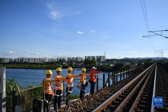 错峰巡检保障暑运安全