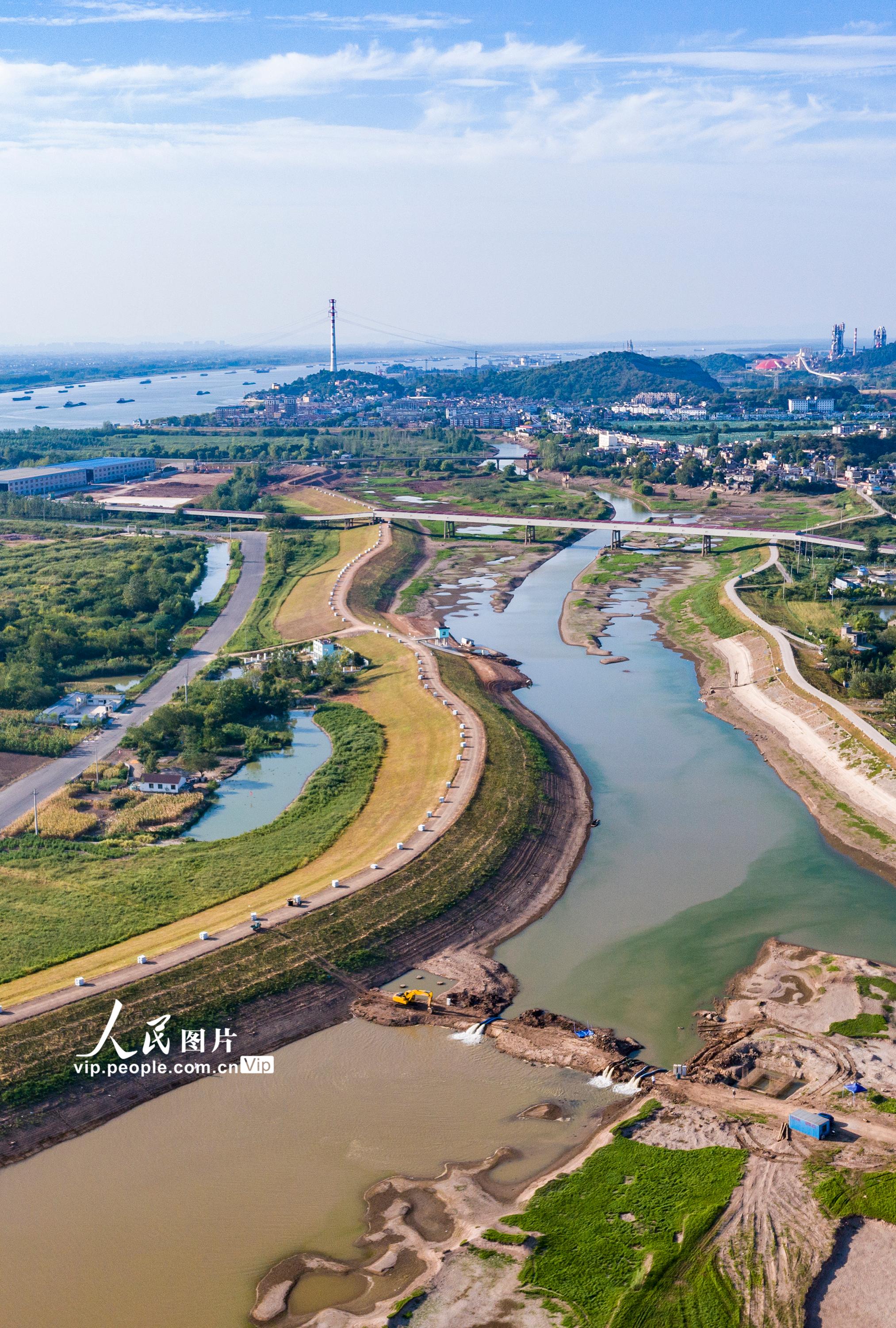 安徽芜湖：提引江水抗旱保苗